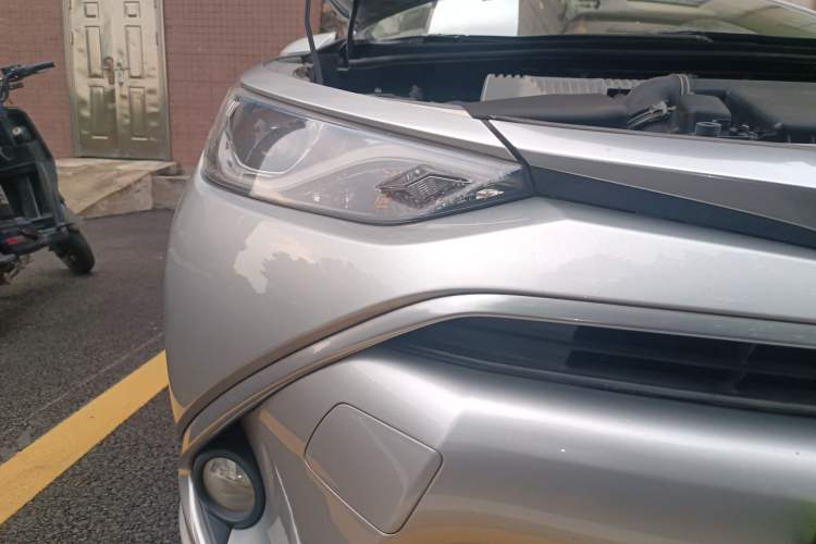 Used Toyota Levin 2017 Revised Dual-Engine 1.8H GS E-CVT Elite Sunroof Version China VI Standard Right Front Headlight