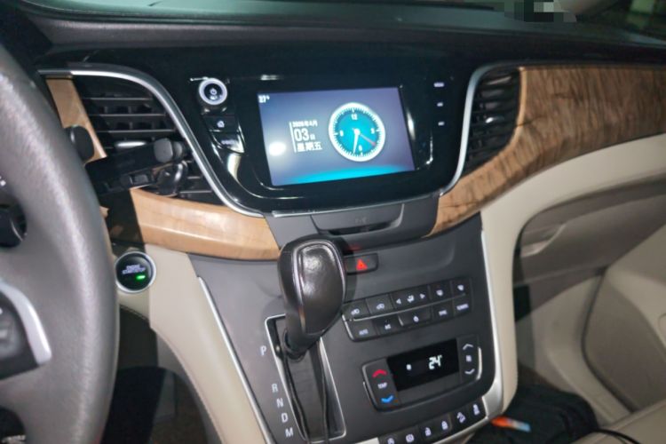 Used Buick GL8 2017 ES 28T Comfort Model China V Standard Audio And AC Panel