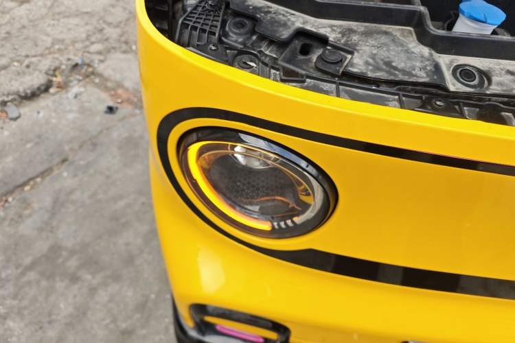 Used Geely Galaxy Panda 2025 210km Panda Kart Right Front Headlight