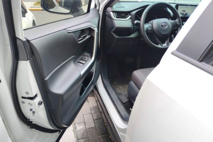 Used Toyota Wildlander 2023 2.0L CVT Two-Wheel Drive Leading Edition Driver Seat