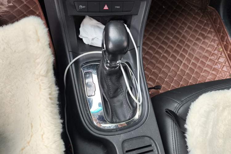 Used Roewe 360 2018 PLUS 1.5L Automatic Luxury Edition Gear Lever