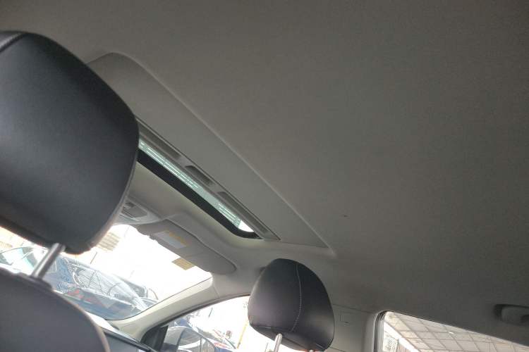 Used Roewe i6 2020 PLUS 1.6L CVT 4G Connected Glory Flagship Edition