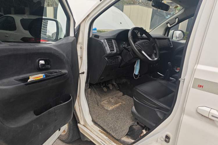 Used Jinbei Gold Hiace 2021 1.6L Box Van Engineering Lion 2-Seater
