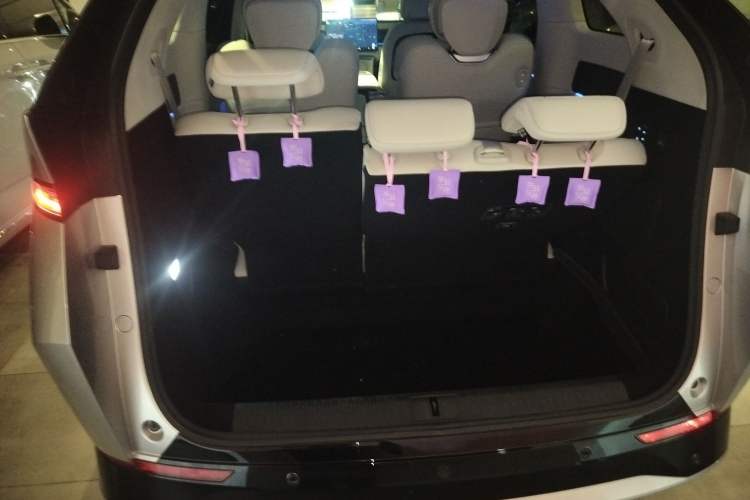 Used XPeng X9 2024 702 Ultra-Long Range Pro Trunk