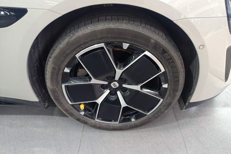 Used Xiaomi Auto SU7 2024 Rear-Drive Standard Founder Edition Exterior 5