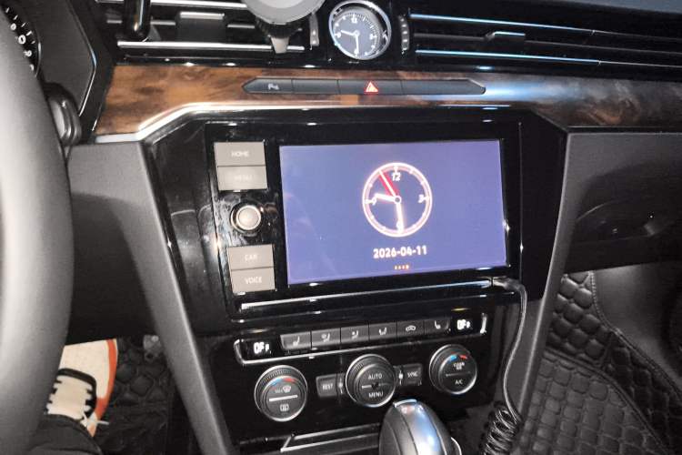 Used Volkswagen Magotan 2019 330TSI DSG Luxury Model China V Standard Audio And AC Panel