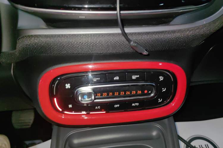 Used smart forfour 2016 1.0L 52 kW Passion Edition
