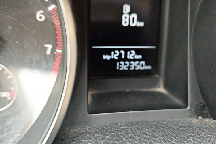 Used Volkswagen Golf 2010 1.6 Automatic Comfort Edition Odometer Close Up