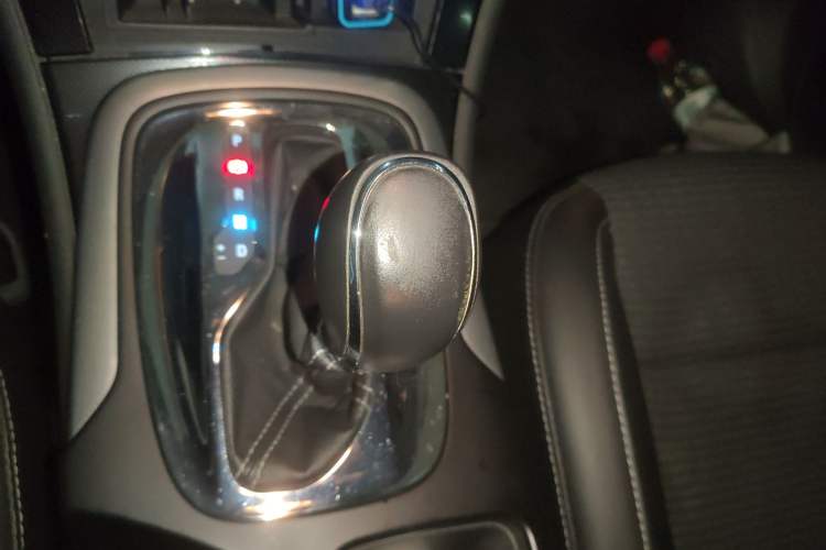 Used Buick Regal 2015 1.6T Leading Technology Model Gear Lever