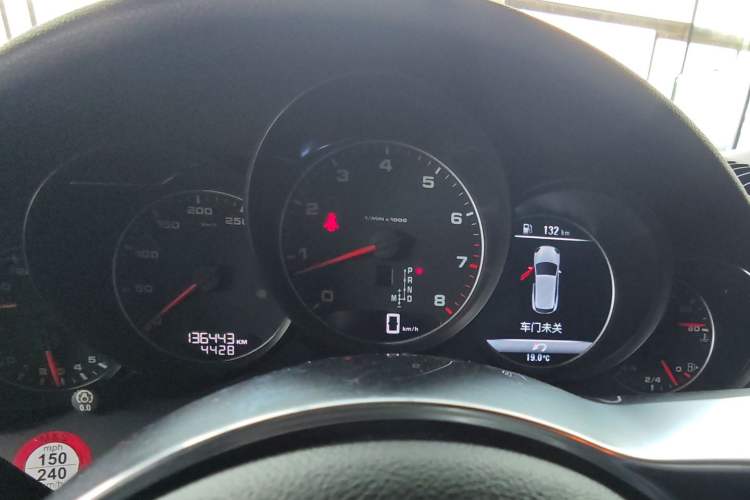 Used Porsche Cayenne 2016 Cayenne Platinum Edition 3.0T Instrument Cluster