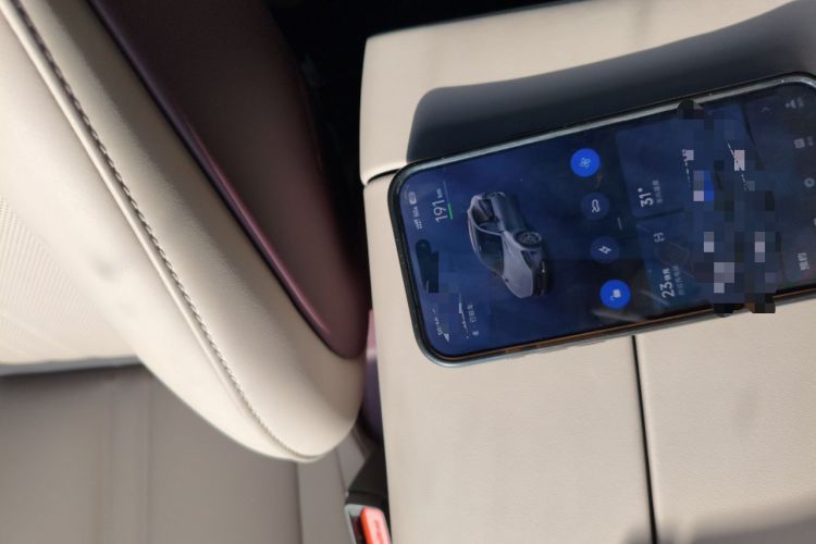 Used Xiaomi Auto YU7 2025 Ultra-Long Range High-Performance All-Wheel-Drive Max Edition
