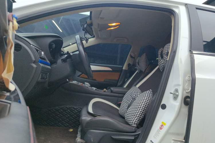 Used BYD Qin New Energy 2017 Qin 1.5T 100 Left Front Seat