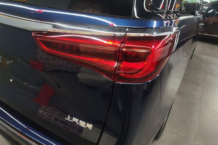 Used Buick GL8 2022 Avenir Avia Four-Seat Prestige Edition Right Rear Taillight