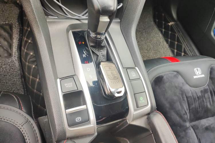 Used Honda Civic 2016 220TURBO CVT Luxury Edition Gear Lever