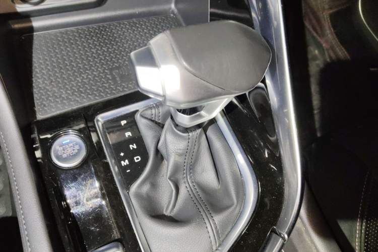 Used Dongfeng Aeolus AX7 2019 1.6T Automatic AI Navigation Model China V Standard Gear Lever