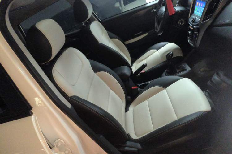 Used CHANGAN CS35 2017 1.6L Manual Luxury Model
