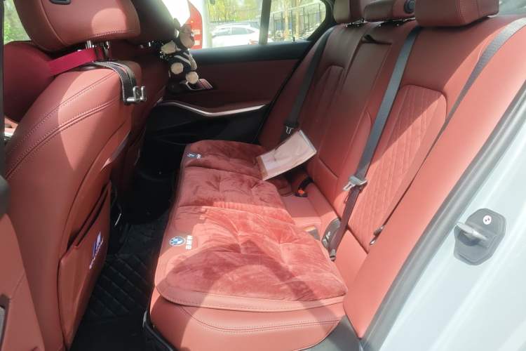 Used BMW 3 Series 2025 330i M Sport Night Edition Package Left Rear Seat