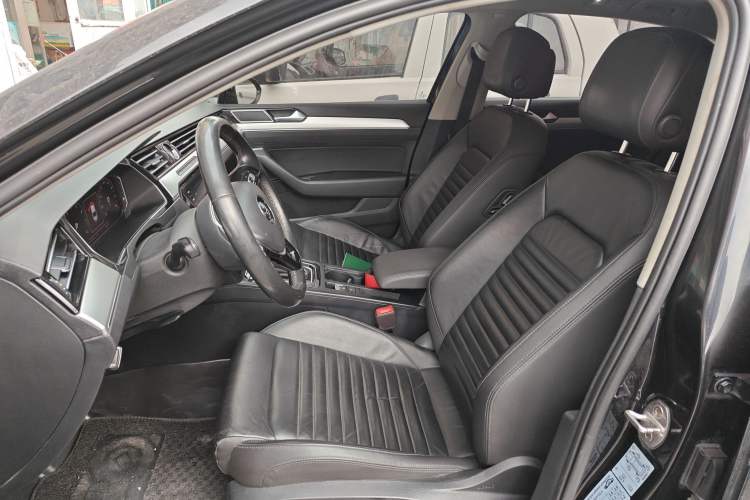 Used Volkswagen Magotan 2019 330TSI DSG Leading Model China VI Standard
