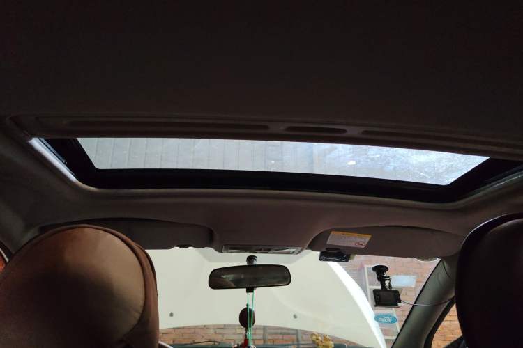 Used Haima M3 2015 1.5L Manual Elite Model with Sunroof Headliner