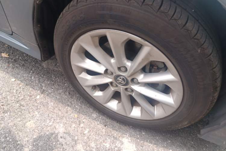 Used Toyota Corolla 2021 Dual-Motor 1.8L E-CVT Elite Edition Right Front Wheel Hub