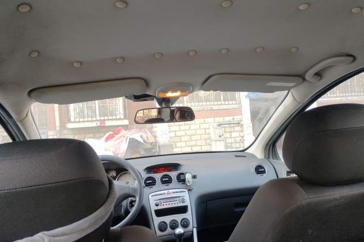 Used Peugeot 408 2011 2.0L Manual Comfort Edition