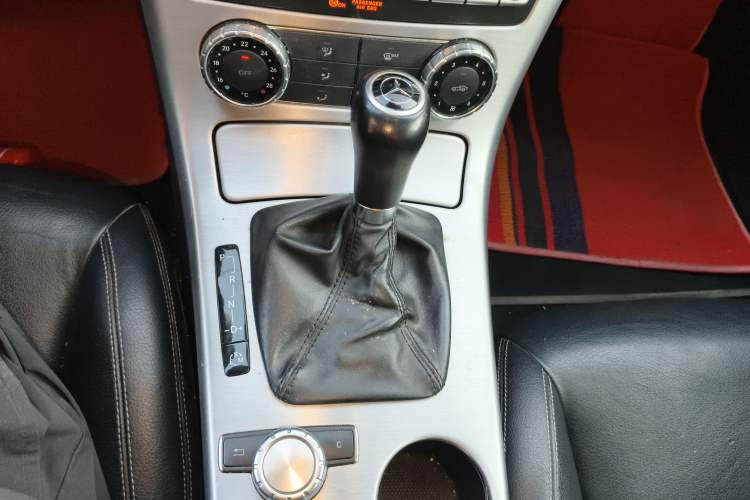 Used Mercedes-Benz SLK-Class 2011 SLK 200 Fashion Model
