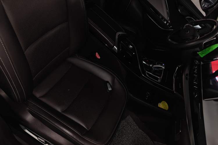 Used Geely Auto Jiajie 2019 1.5TD MHEV DCT Deluxe Edition Right Front Seat