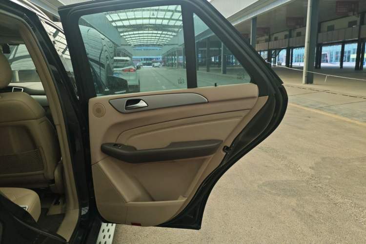 Used Mercedes-Benz M-Class 2014 ML 320 4MATIC