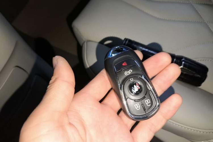 Used Buick GL8 2022 ES Landtrek 653T Comfort Edition Interior 1