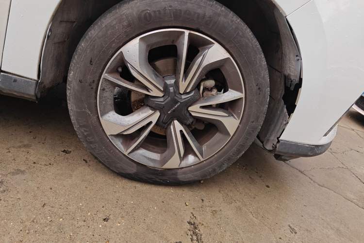 Used SAIC MAXUS G50  Right Front Wheel Hub