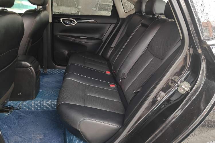 Used Nissan Sylphy 2019 1.6XV CVT Smart Connect Luxury Edition China VI Standard Left Rear Seat