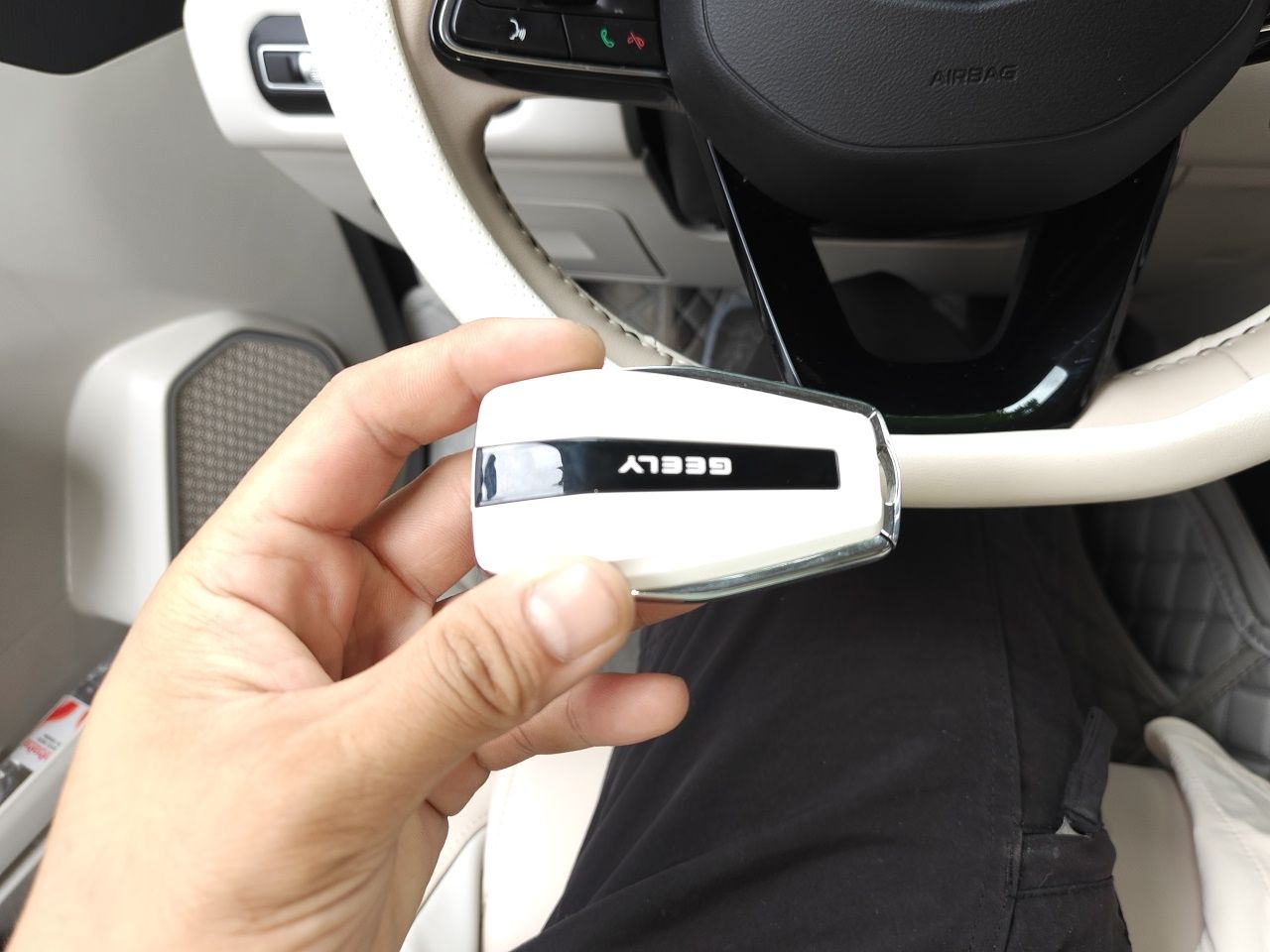 Geely Auto icon 2023 1.5TD Chocolate Smoothie Edition — снимка 20