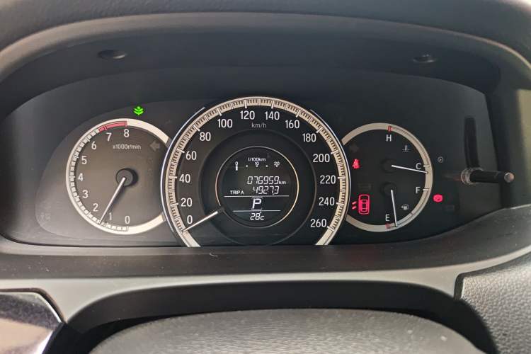 Used Honda Accord 2016 2.0L Comfort Edition Odometer Close Up