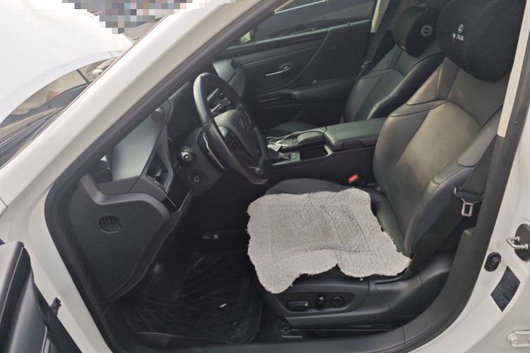 Used Lexus ES 2021 200 Excellence Edition
