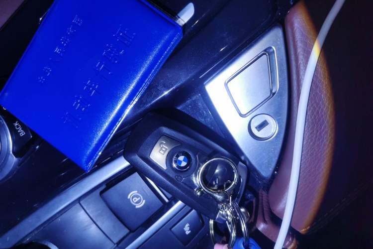 Used BMW 5 Series 2014 520Li Elegant Model
