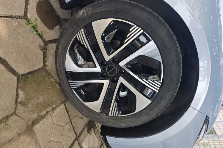 Used FORTHING Xinghai S7 2024 650 Supreme Edition Right Front Wheel Hub