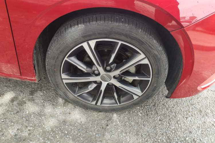 Used Geely Auto Emgrand 2022 4th Generation 1.5L CVT Flagship Model Right Front Wheel Hub