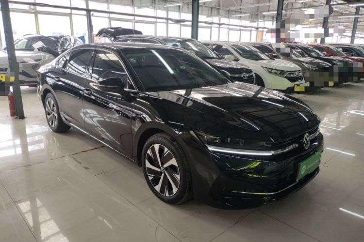 Used Volkswagen Magotan 2024 300TSI DSG Prestige Edition—A Real Eye-Catcher
