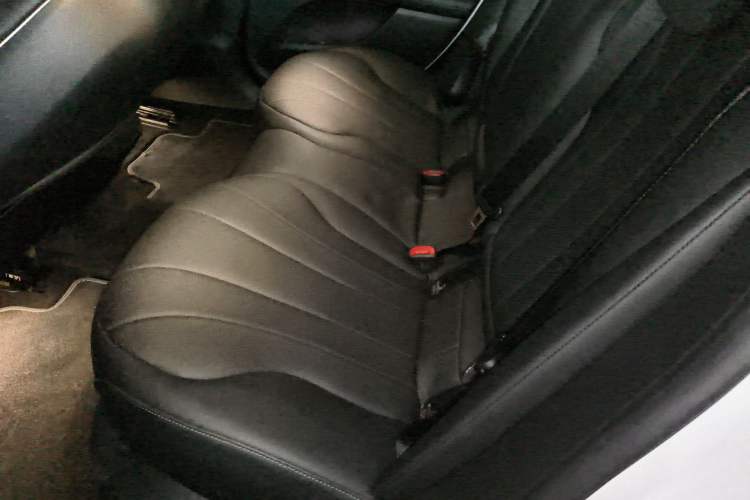 Used Mercedes-Benz EQE 2022 350 First Edition Special Version Left Rear Seat