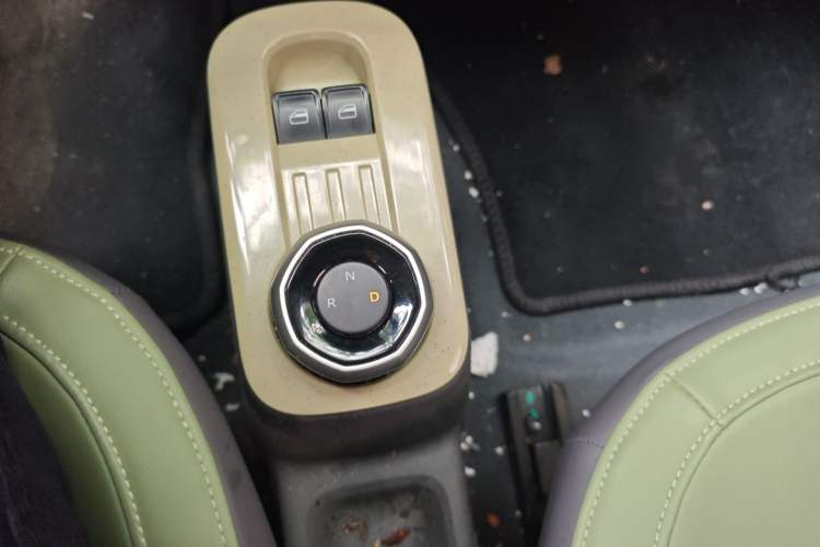 Used Geely Galaxy Panda 2024 200km Panda Rider Gear Lever