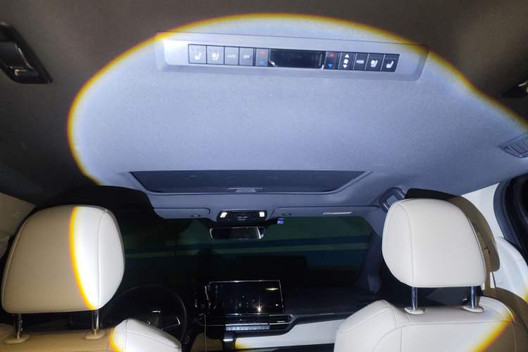 Used Toyota SIENNA 2023 2.5L Hybrid Deluxe Edition Headliner