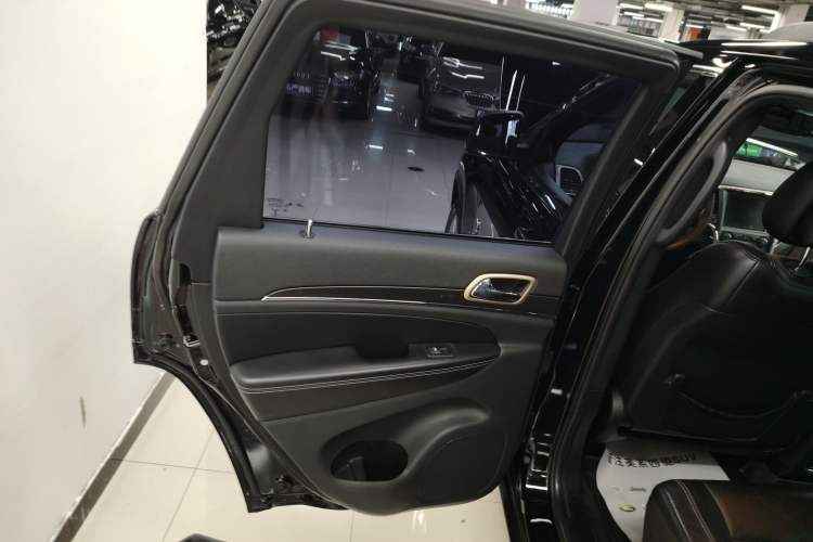 Used Jeep Grand Cherokee 2016 3.0L Comfort Navigation Edition