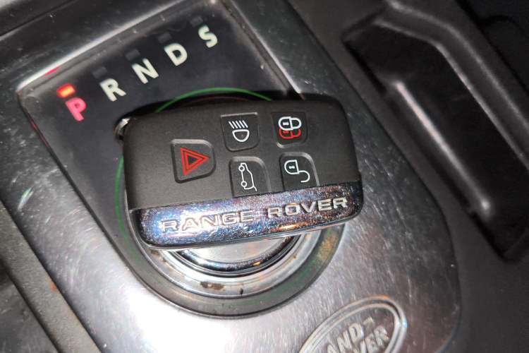 Used Land Rover Discovery 2013 3.0 SDV6 HSE Diesel Edition Vehicle Key