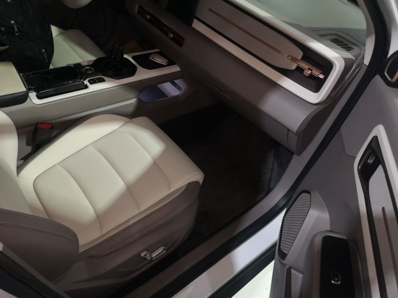 Geely Auto icon 2026 Model Chocolate 1.5TD Pure & Refined Edition — снимка 19