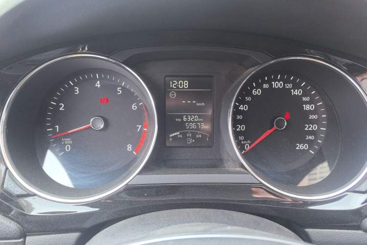 Used Volkswagen Sagitar 2015 1.6L Manual Comfort Model