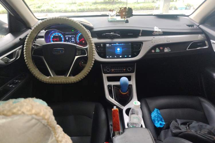 Used Geely Auto Vision 2019 Upgraded Model 1.5L Manual Luxury Version China V Standard
