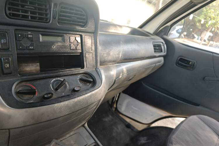 Used Jinbei Hiace 2014 2.0L Fifth-Generation Xiangyun Comfort Type 1 4G20C