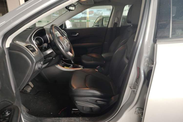 Used Jeep Compass 2017 200T Automatic Family Edition
