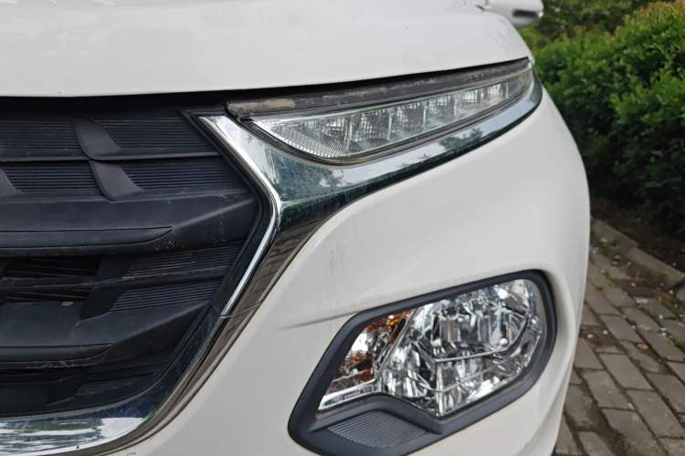 Used Baojun 510 2017 1.5L manual Comfort trim Left Front Headlight