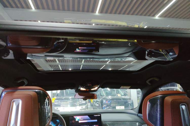 Used BMW i7 2023 eDrive50L Prestige M Sport Package Headliner